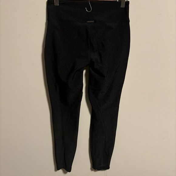 Koral Playa Mid Rise Textured Mesh Panel Legging in Black- Size Medium - Picture 7 of 9